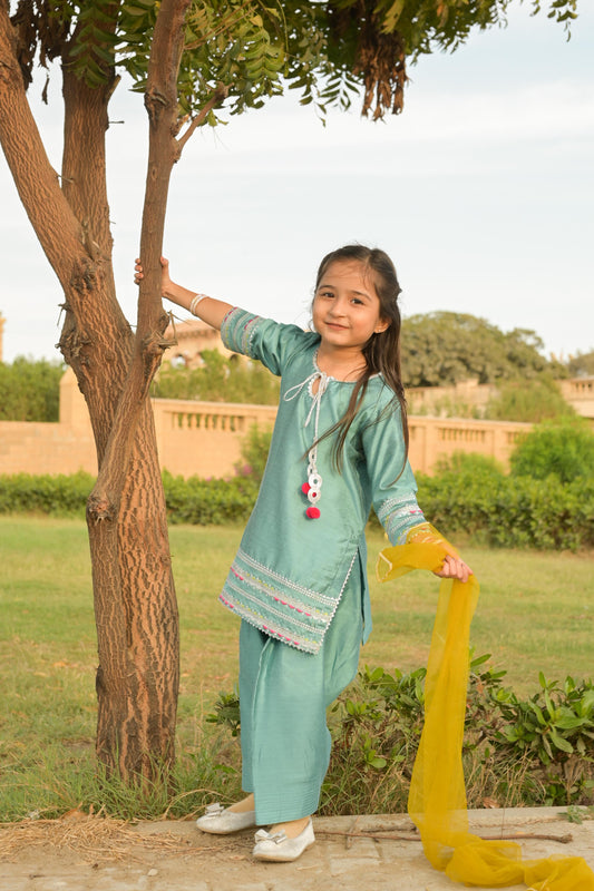 Ocean Breeze Farshi - Girl